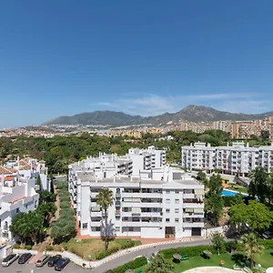 Panoramic Views Cosy Studio Apartment